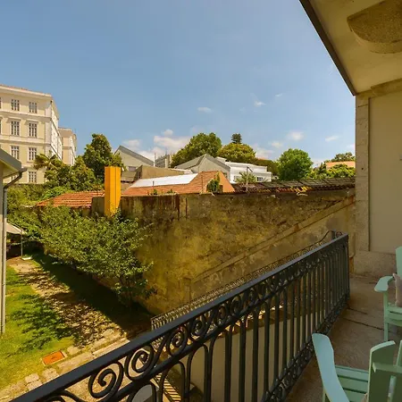 Flh Esqvta Luxury Housing