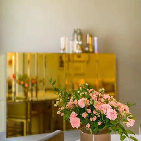 Flh Esqvta Luxury Housing